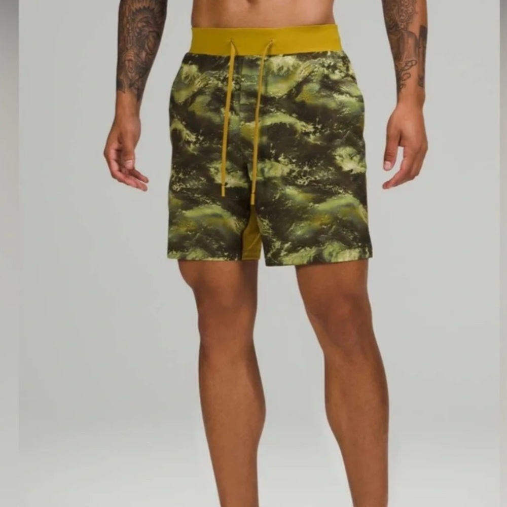 Lululemon T.H.E. Short‎ 9” *Linerless in High Dive Auric Gold Multi